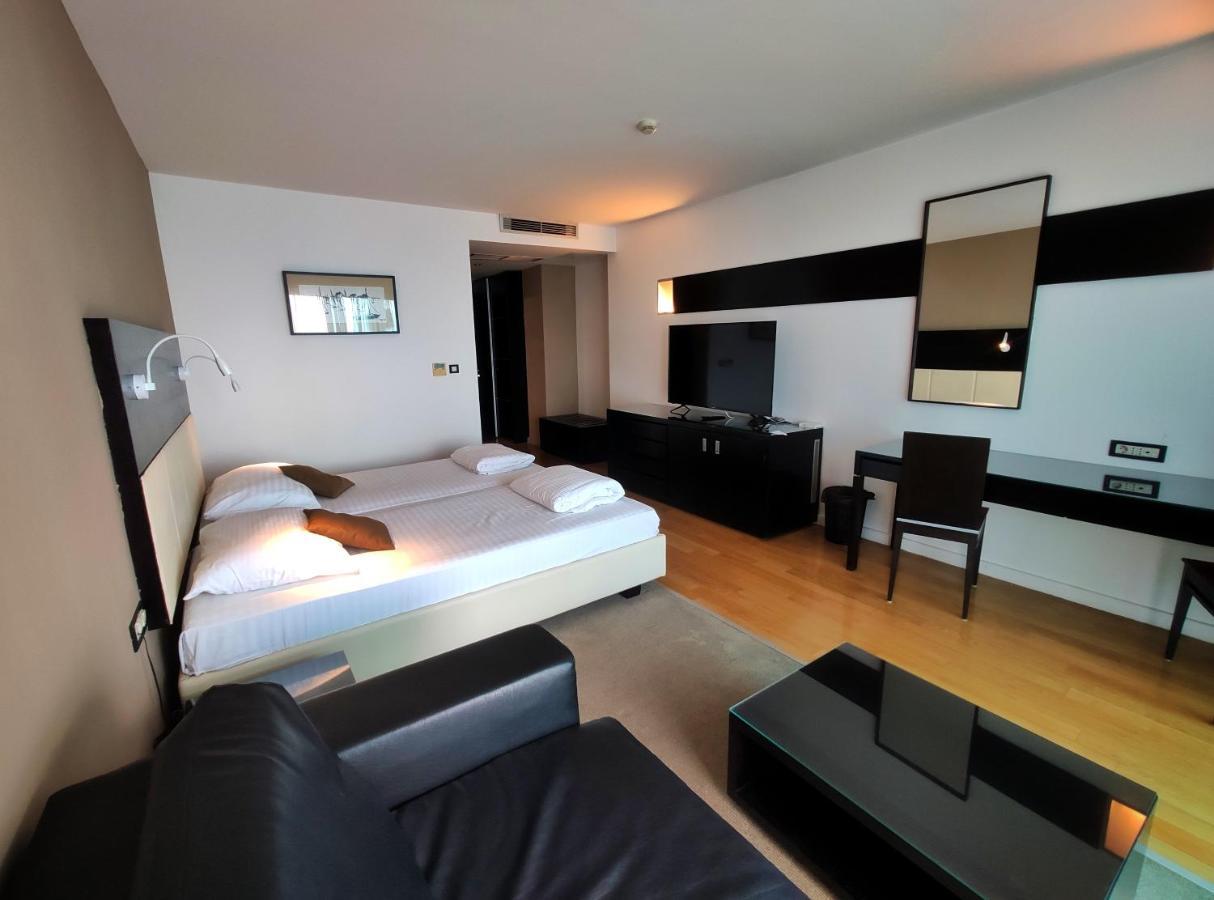 Hotel San Antonio Podstrana Ngoại thất bức ảnh