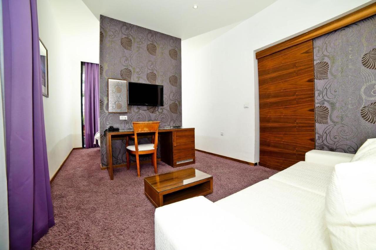 Hotel San Antonio Podstrana Ngoại thất bức ảnh
