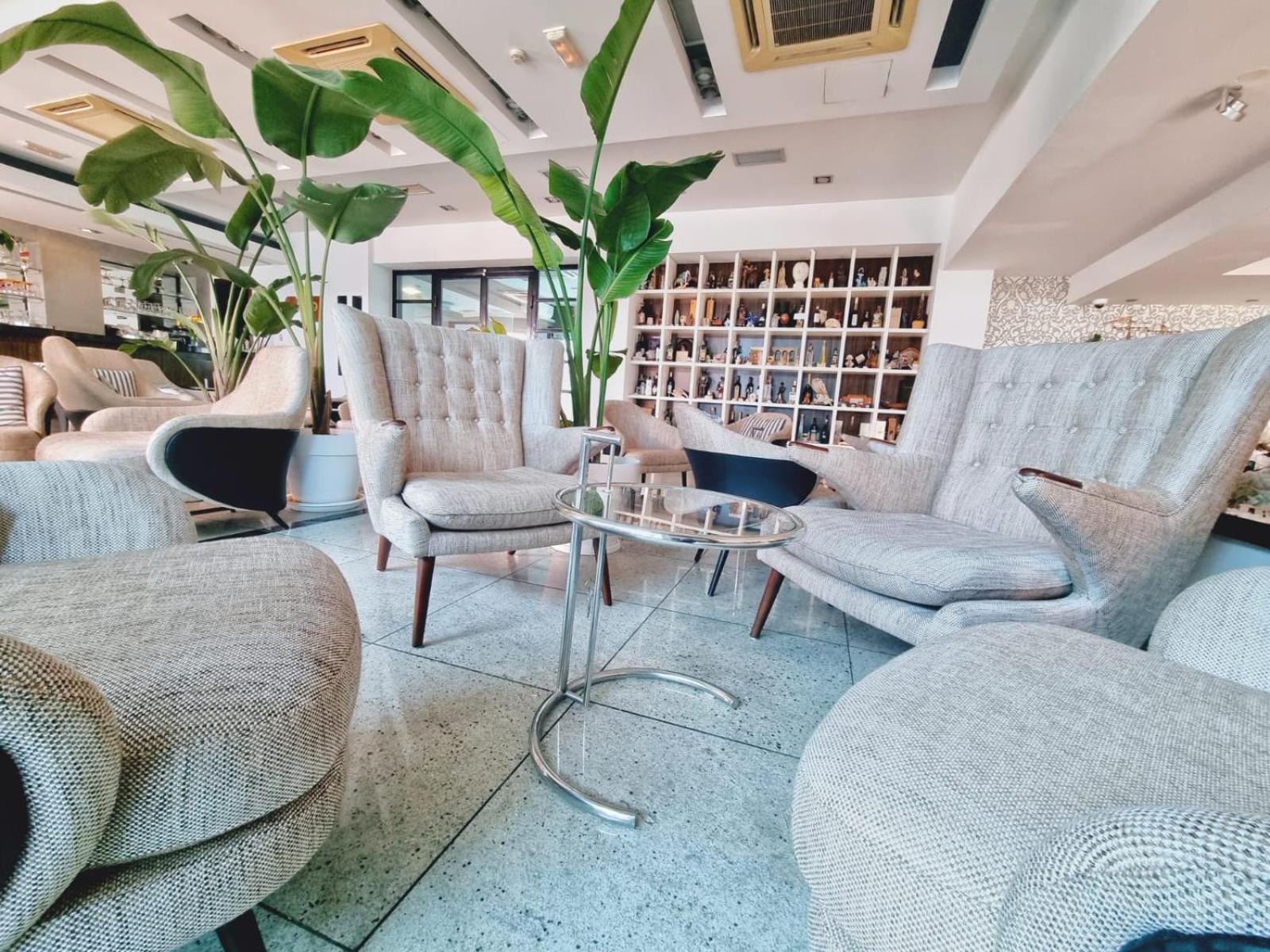 Hotel San Antonio Podstrana Ngoại thất bức ảnh
