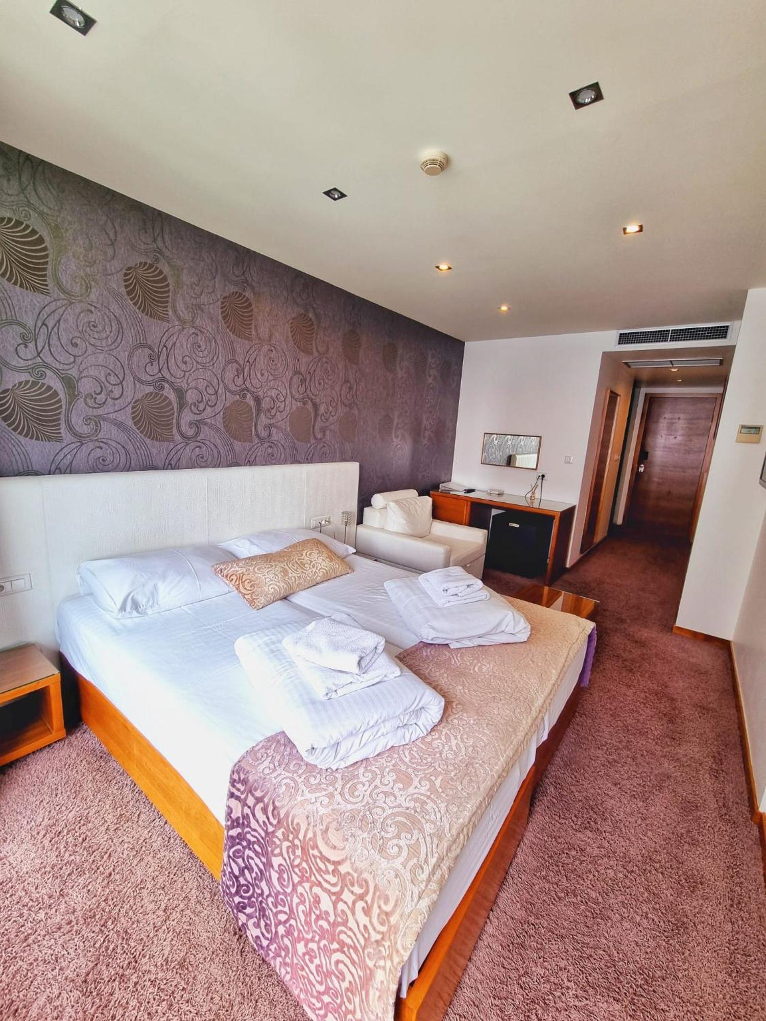 Hotel San Antonio Podstrana Ngoại thất bức ảnh